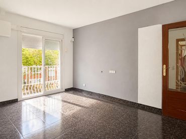 Piso con ascensor en venta en Calle JULI GARRETA DE
