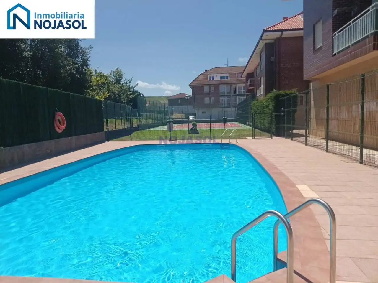 Piscina de Apartamento en venta en Bareyo con Calefacción, Terraza y Trastero