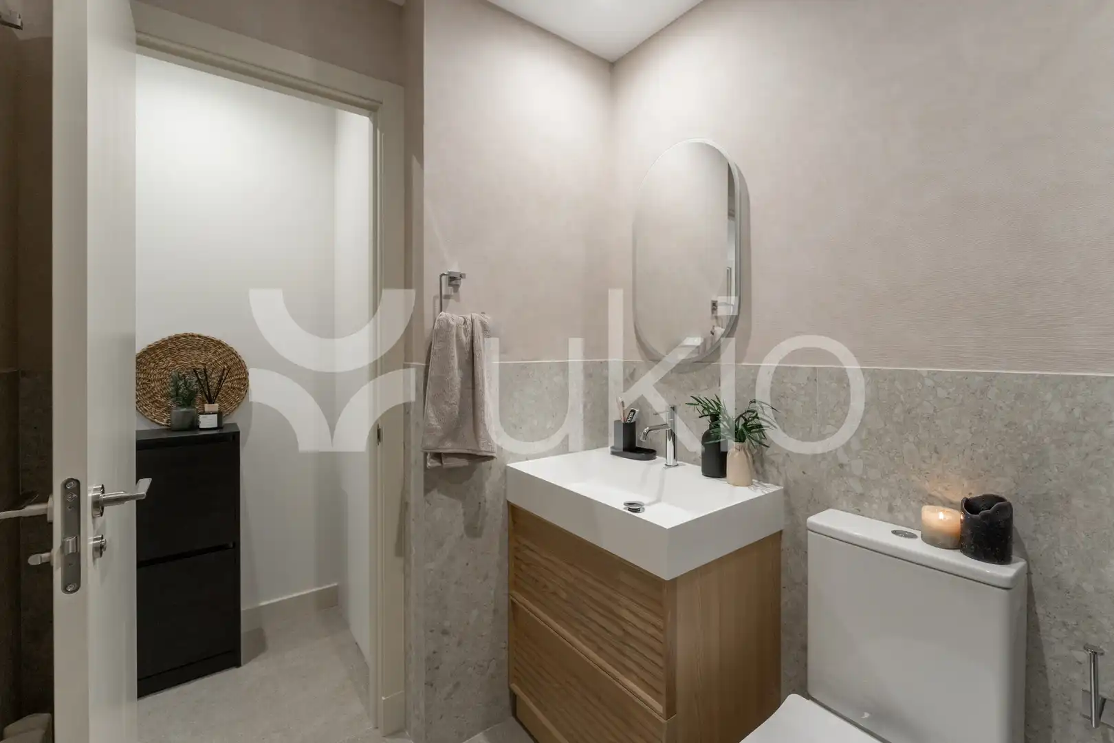 Bany de Apartament de lloguer en Madrid amb Aire condicionat, Calefacció i Moblat