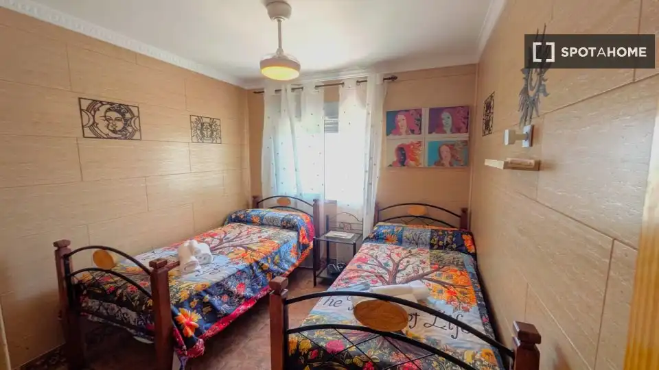 Dormitori de Apartament per a compartir en Sueca amb Aire condicionat, Calefacció i Terrassa