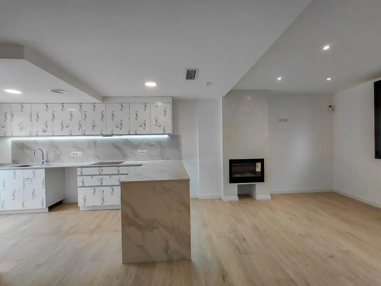 Adosado con terraza en venta en Les Roquetes, imagen 9