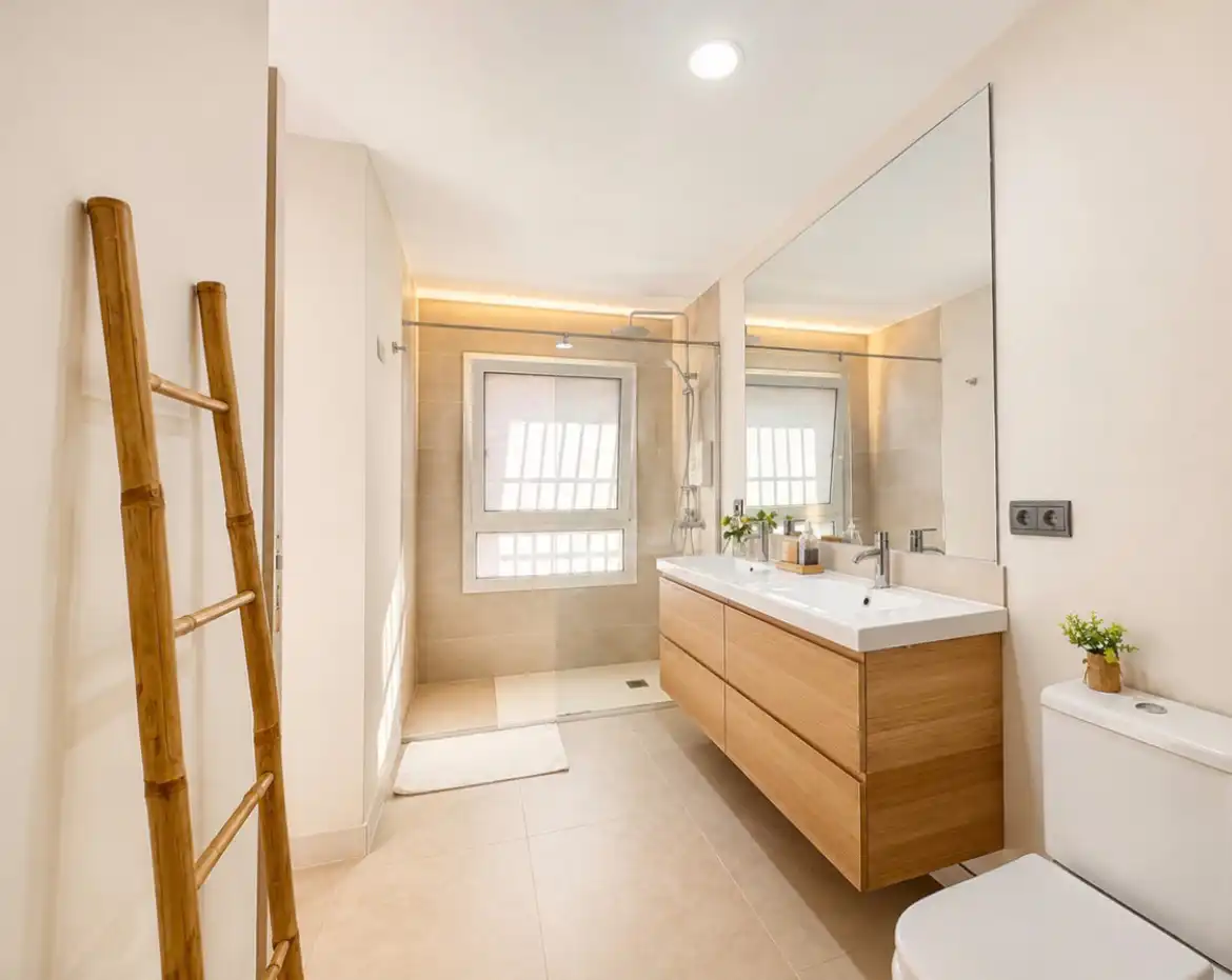 Bathroom of Houses for sale in Marbella  with Air Conditioner, Private garden and Terrace