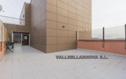 Exterior view of Attic for sale in Mollet del Vallès  with Air Conditioner, Heating and Terrace