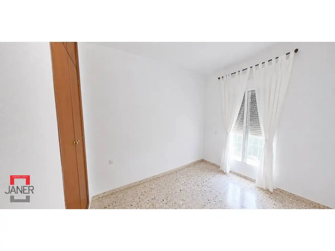 Bedroom of Houses for sale in Tomares  with Air Conditioner, Private garden and Terrace
