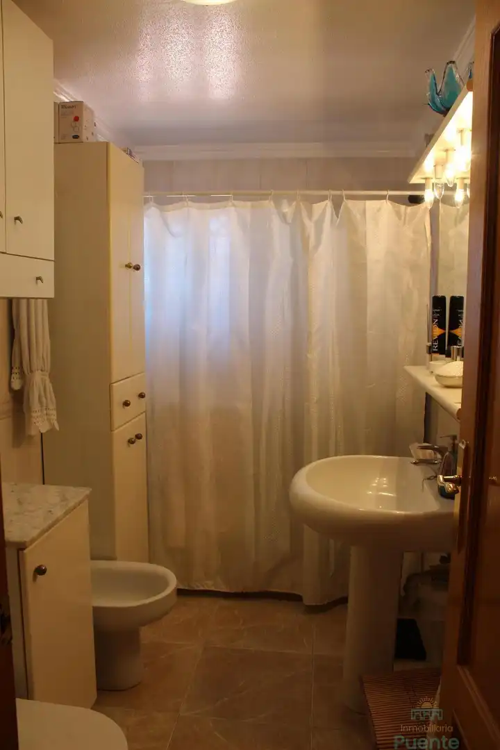 Baño de Ático en venta en Totana con Aire acondicionado, Terraza y Trastero