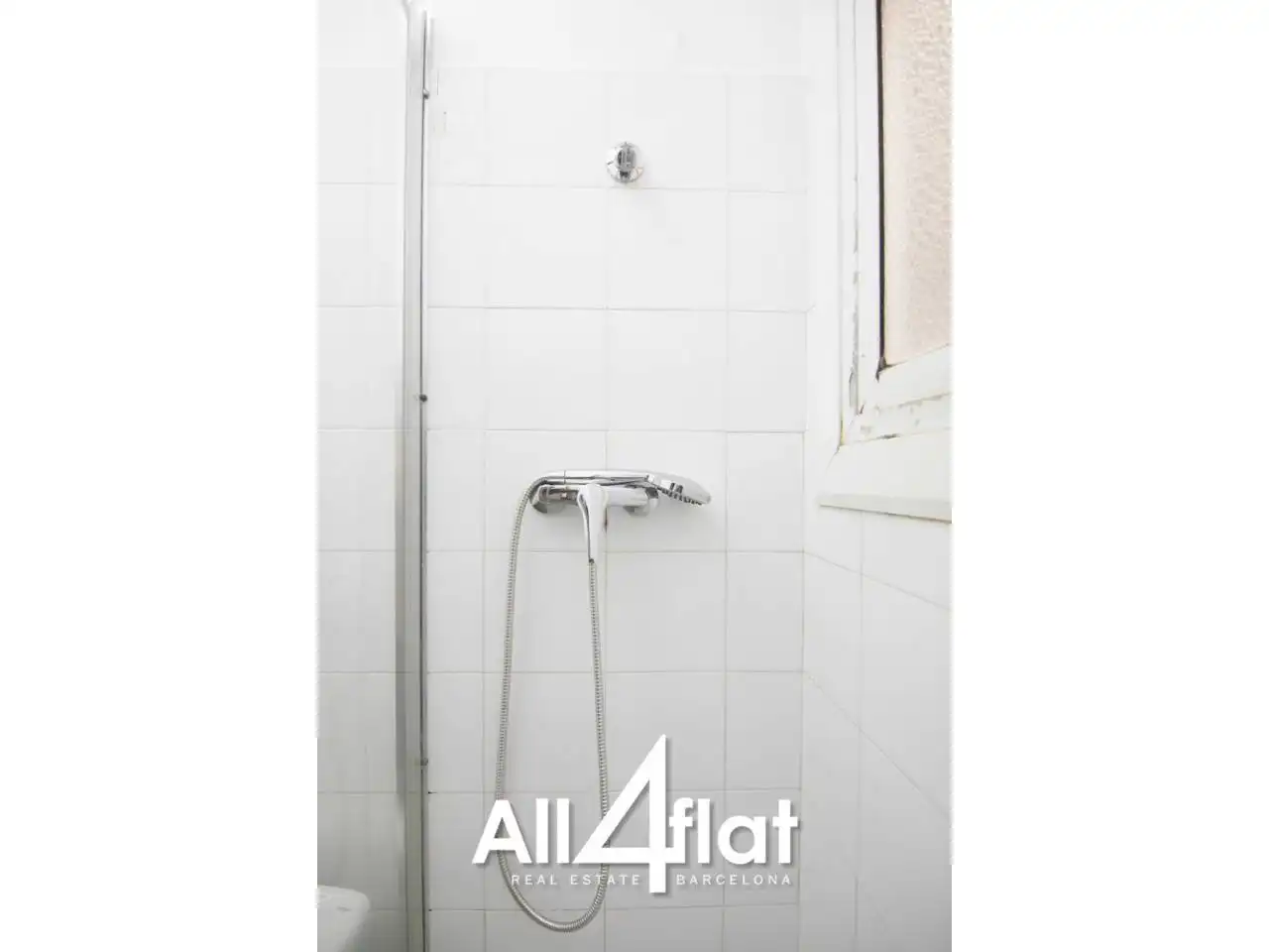 Baño de Piso de alquiler en L'Hospitalet de Llobregat con Amueblado
