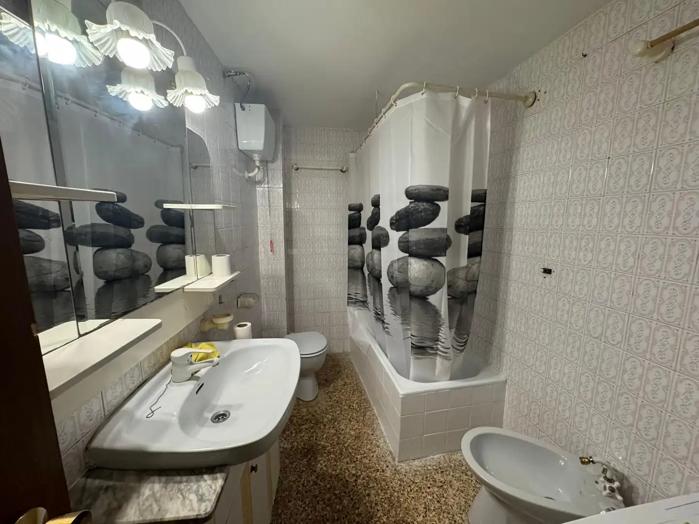Bathroom of Flat for rent in Illueca  with Heating and Furnished