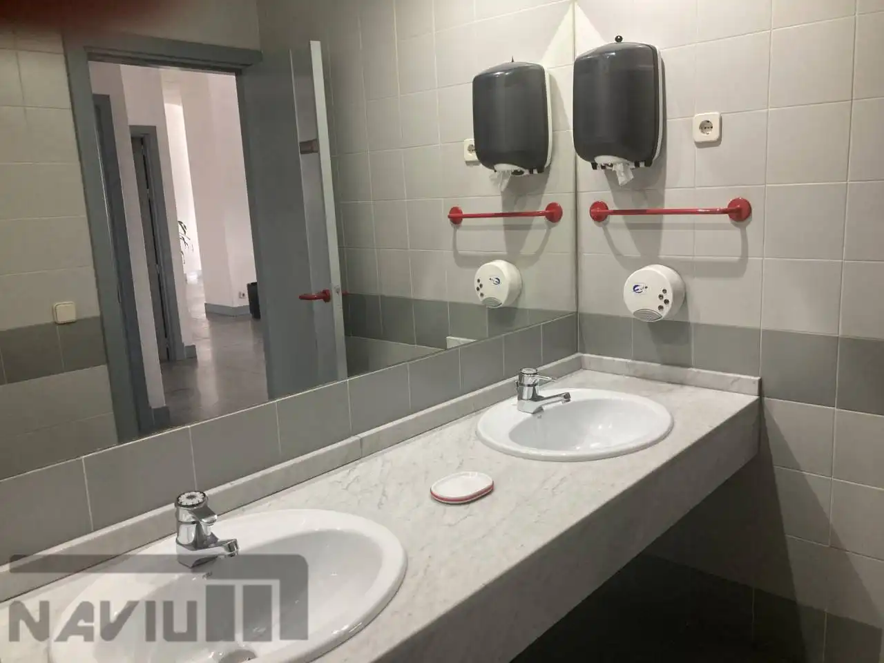 Bany de Nau industrial en venda en Alcobendas amb Alarma
