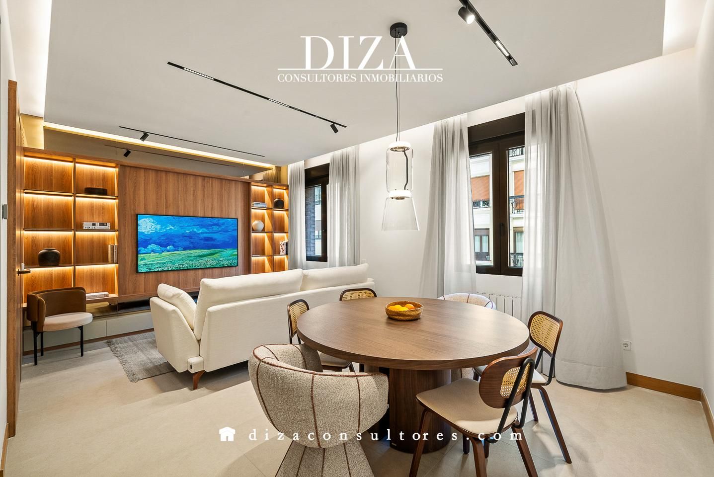 Living room of Apartment for sale in  Madrid Capital  with Air Conditioner, Parquet flooring and Furnished