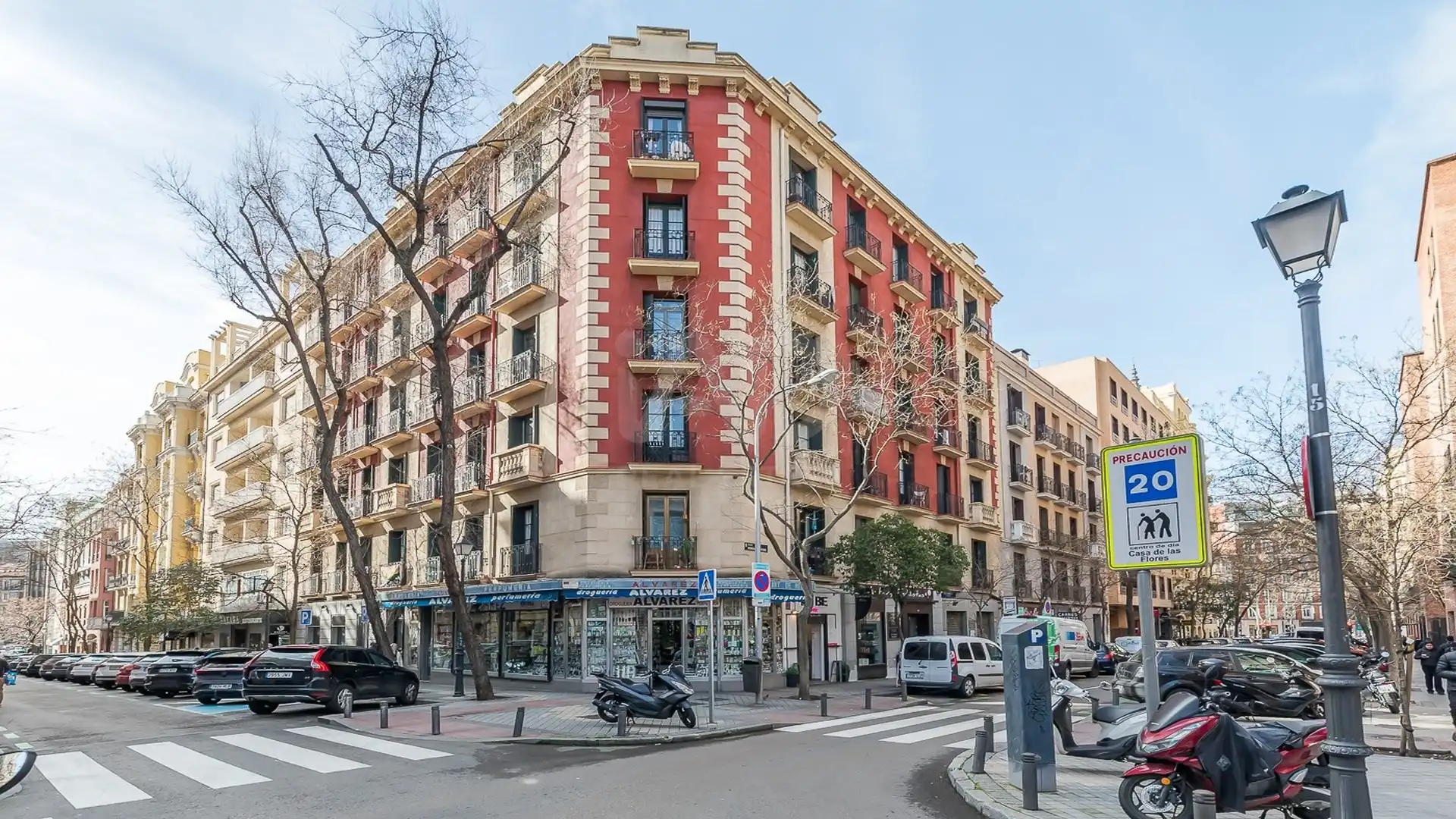 Vista exterior de Local de alquiler en Madrid