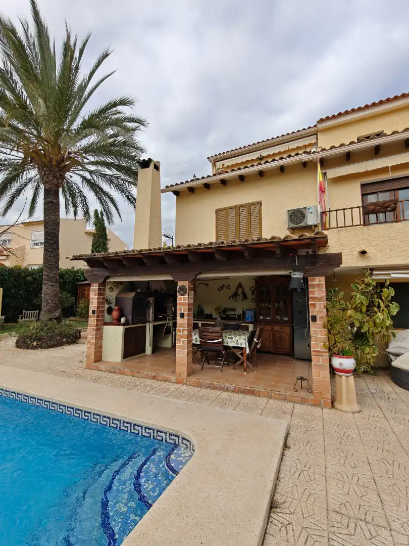 Villa mit Terrasse zum Verkauf in Calle Viena 5, imagen 7