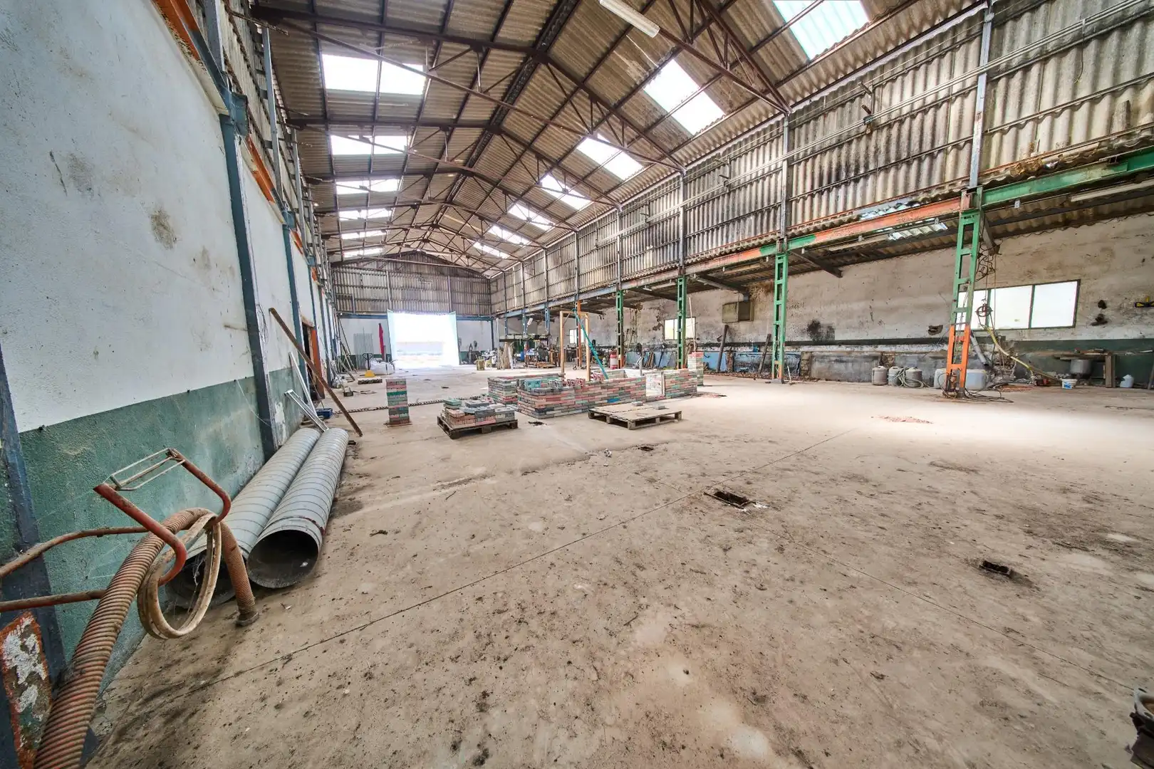 Exterior view of Industrial land for sale in La Carolina