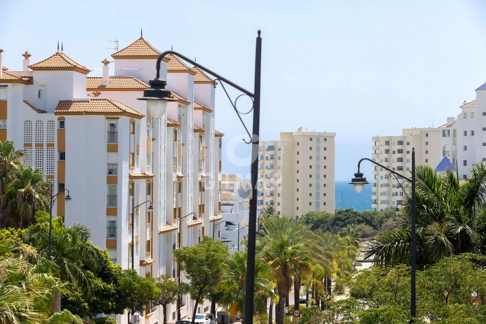 Vista exterior de Apartament en venda en Estepona amb Calefacció, Jardí privat i Piscina