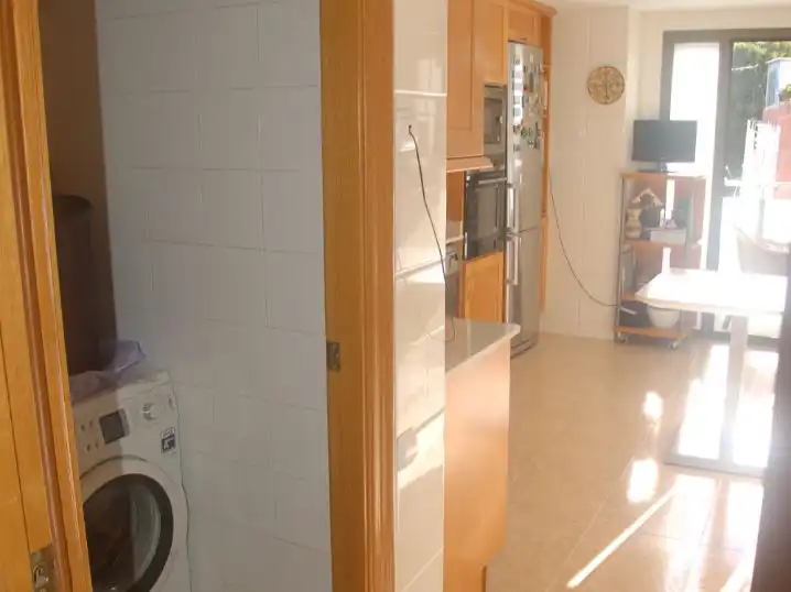 Cocina de Piso en venta en L'Hospitalet de Llobregat con Aire acondicionado, Terraza y Balcón
