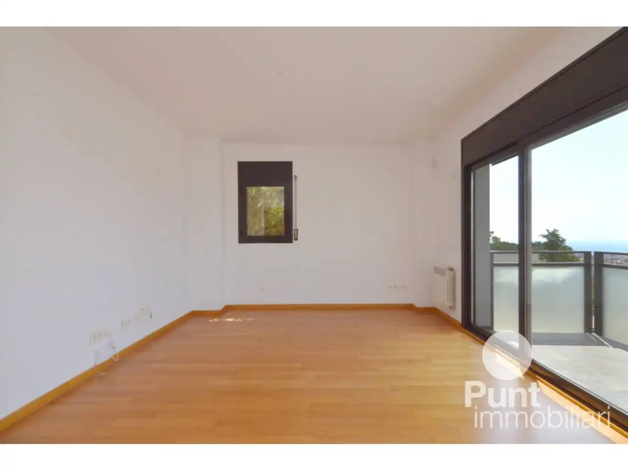 Außenansicht von Wohnung zum Verkauf in Premià de Dalt mit Heizung, Parkett und Alarm