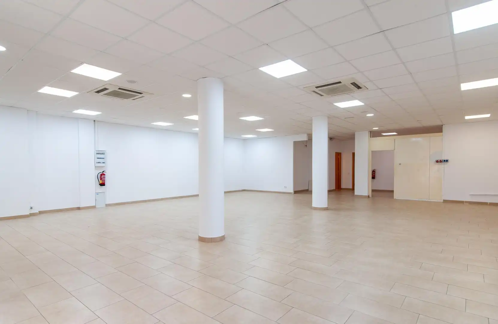 Local comercial de lloguer a Carrer La Granada, imagen 2
