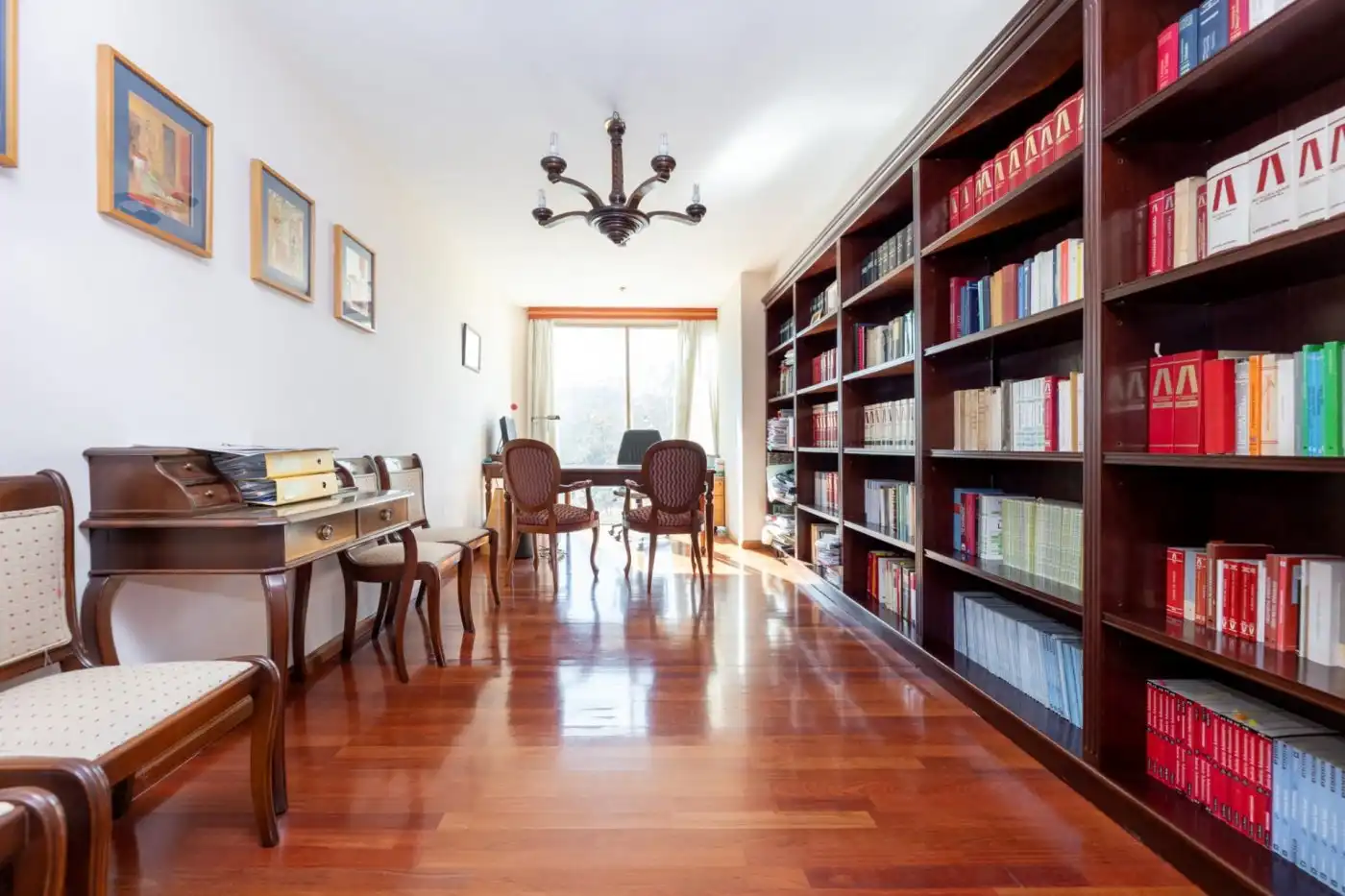 Esszimmer von Büro zum Verkauf in Granada mit Heizung