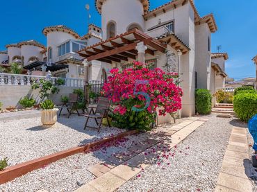 Casa amb balcó en venda a San Miguel de Salinas