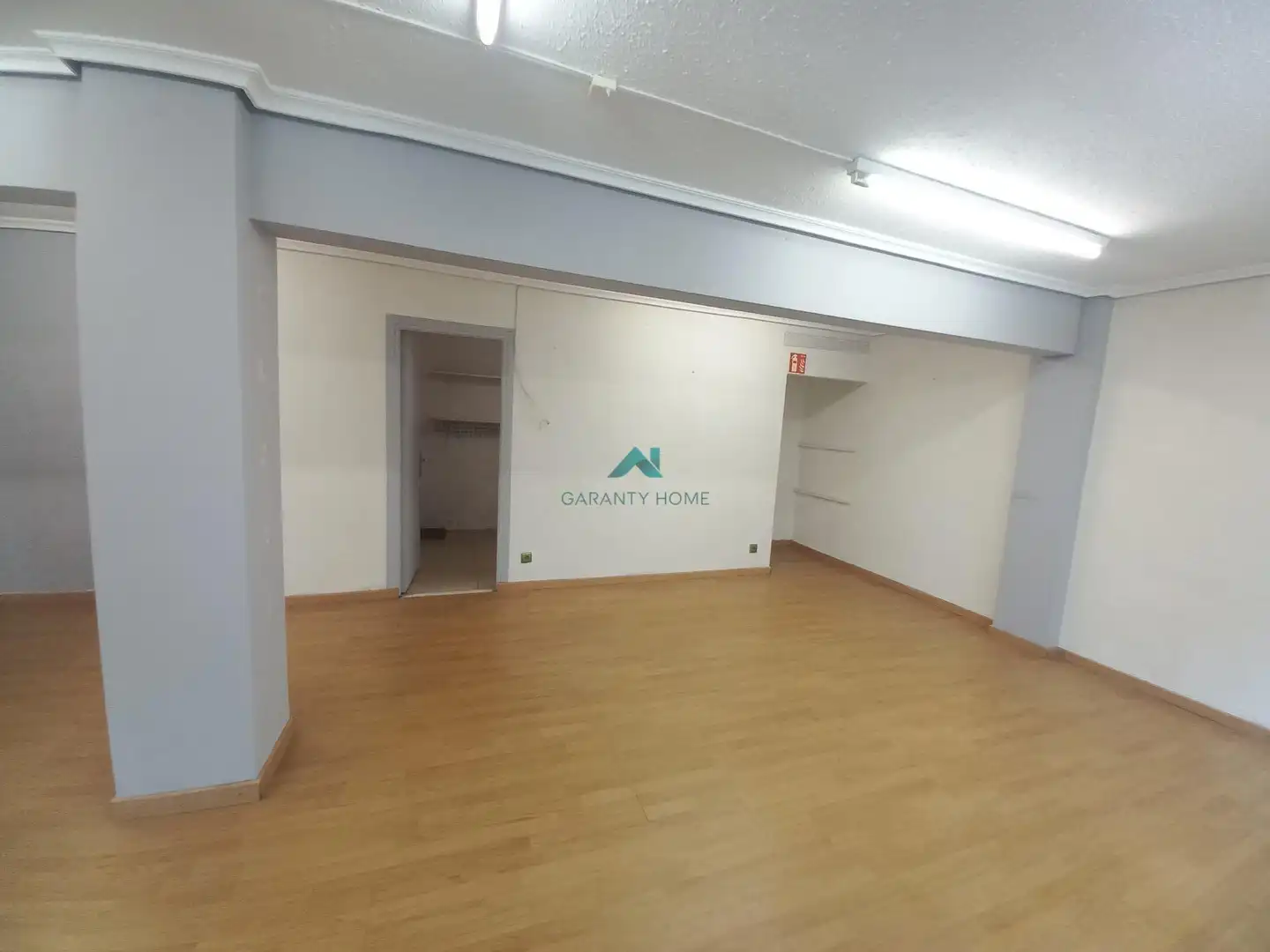 Local comercial de lloguer a Calle Santander, imagen 9