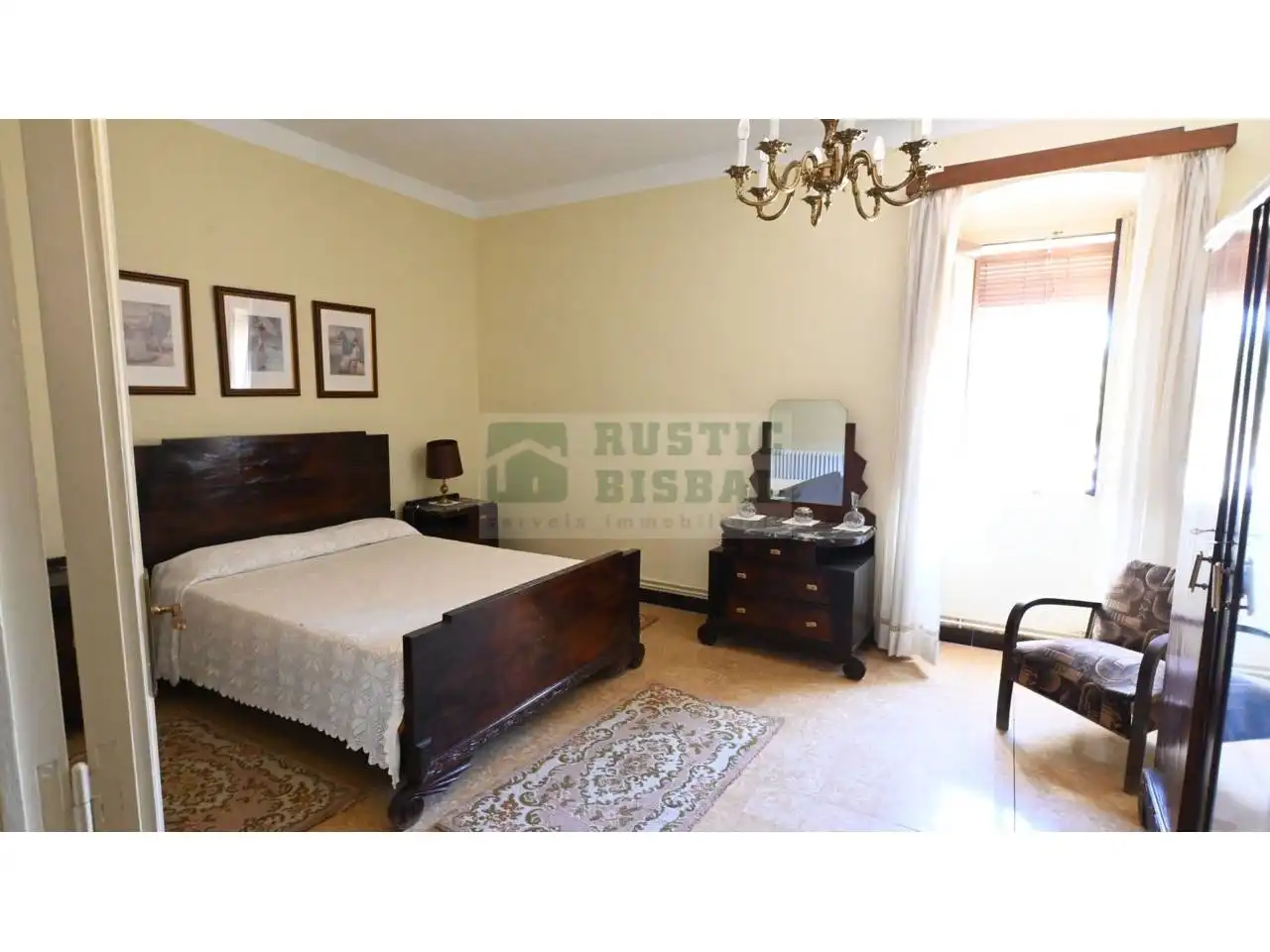 Habitación de Finca rústica en venta en La Bisbal d'Empordà con Calefacción y Jardín privado