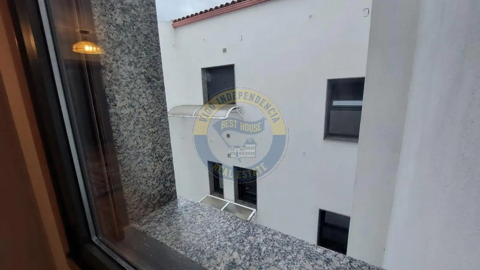 Terraza de Ático en venta en Vigo  con Calefacción, Parquet y Terraza