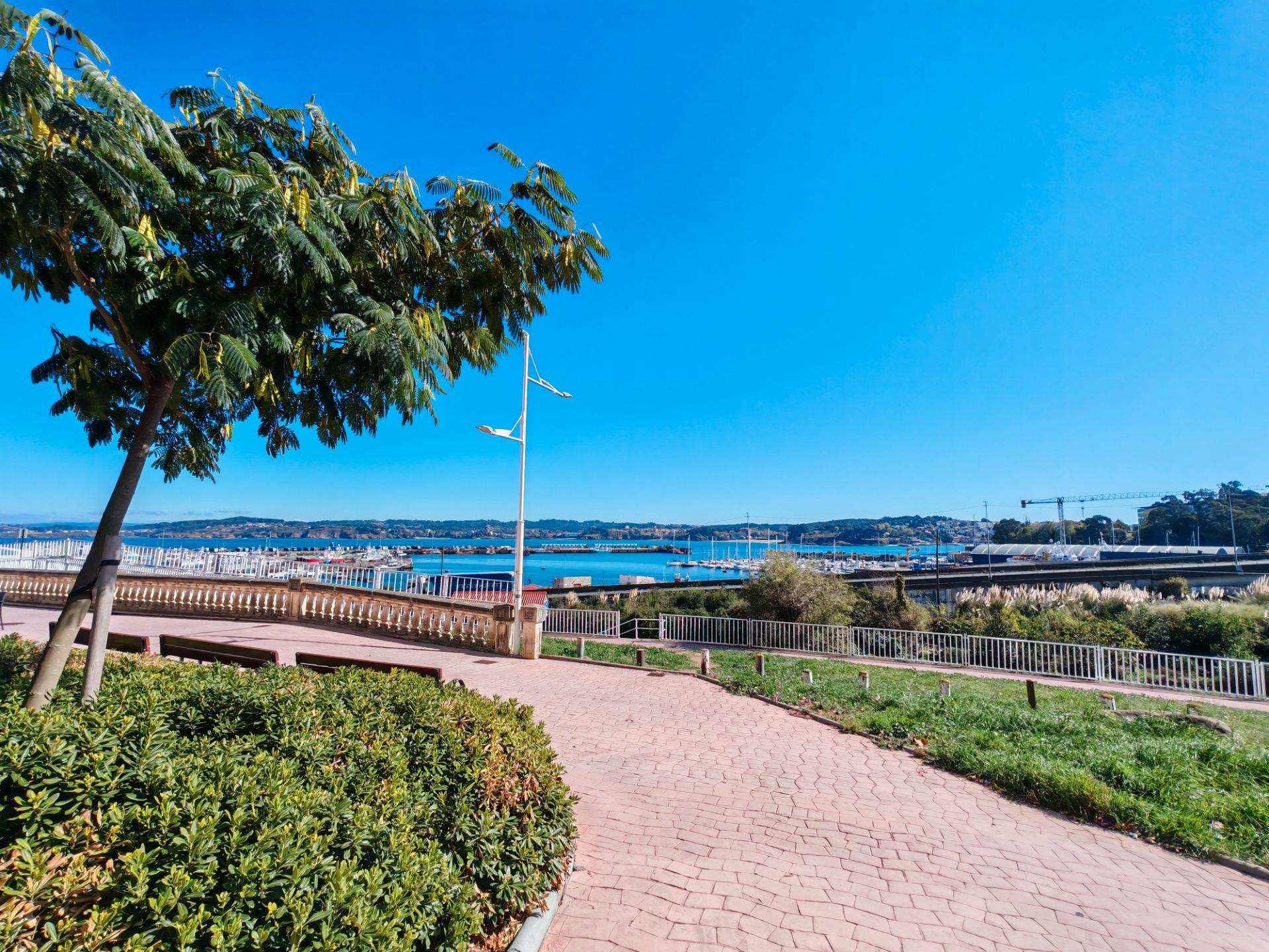 Vista exterior de Dúplex de lloguer en A Coruña Capital  amb Calefacció i Parquet