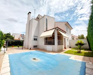 Exterior view of Single-family semi-detached for sale in Badajoz Capital