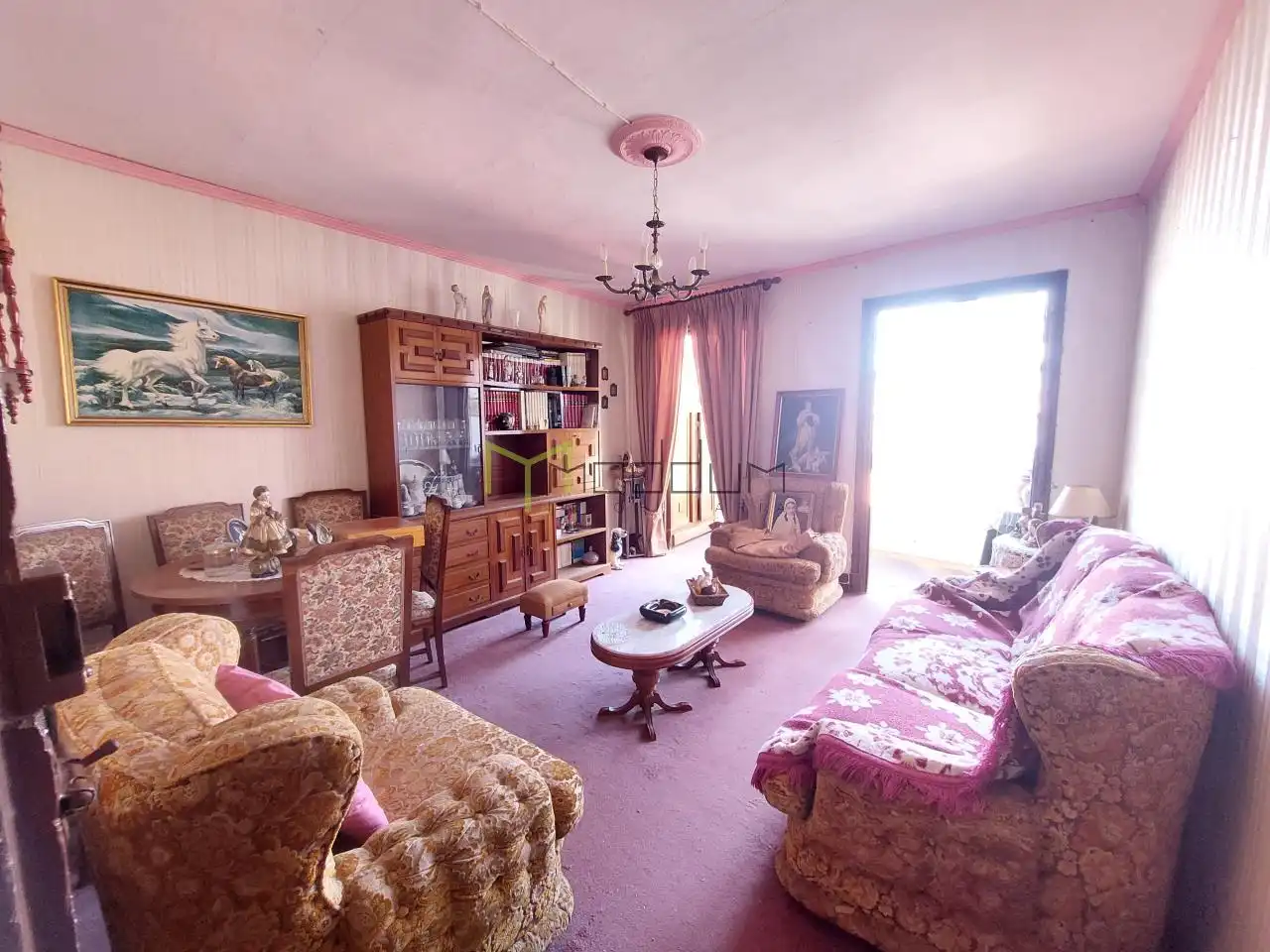 Sala d'estar de Casa o xalet en venda en Santiago de Compostela  amb Calefacció i Jardí privat
