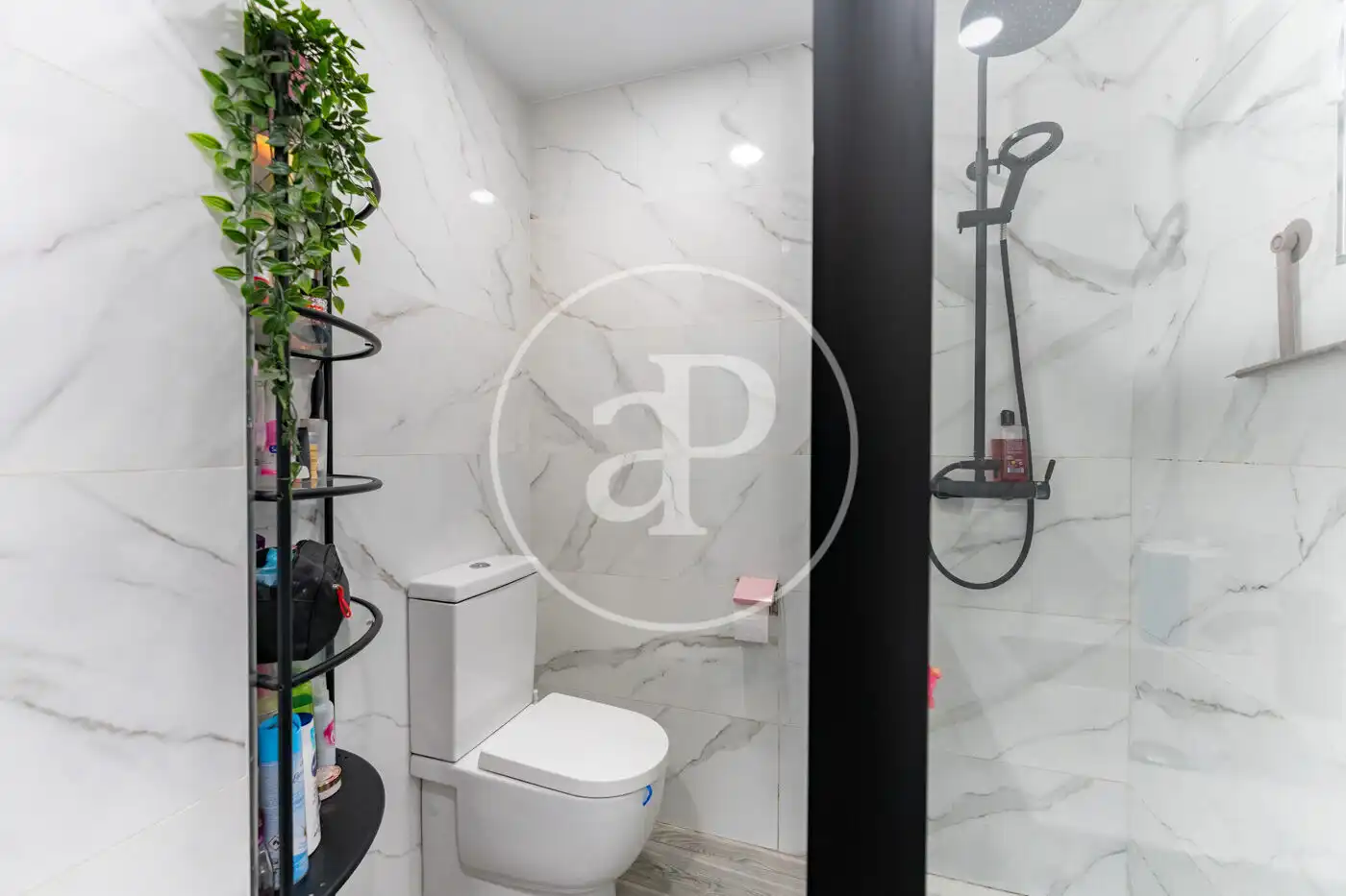 Baño de Piso en venta en  Palma de Mallorca con Aire acondicionado, Calefacción y Terraza
