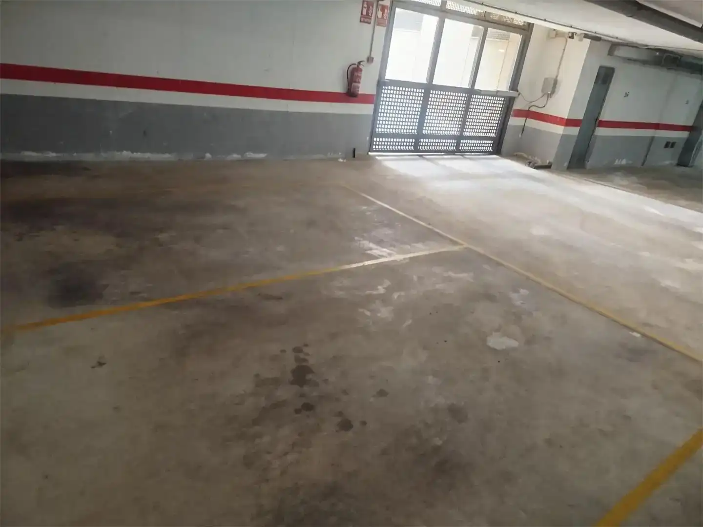 Aparcament de Pis en venda en El Campello amb Aire condicionat, Piscina i Moblat