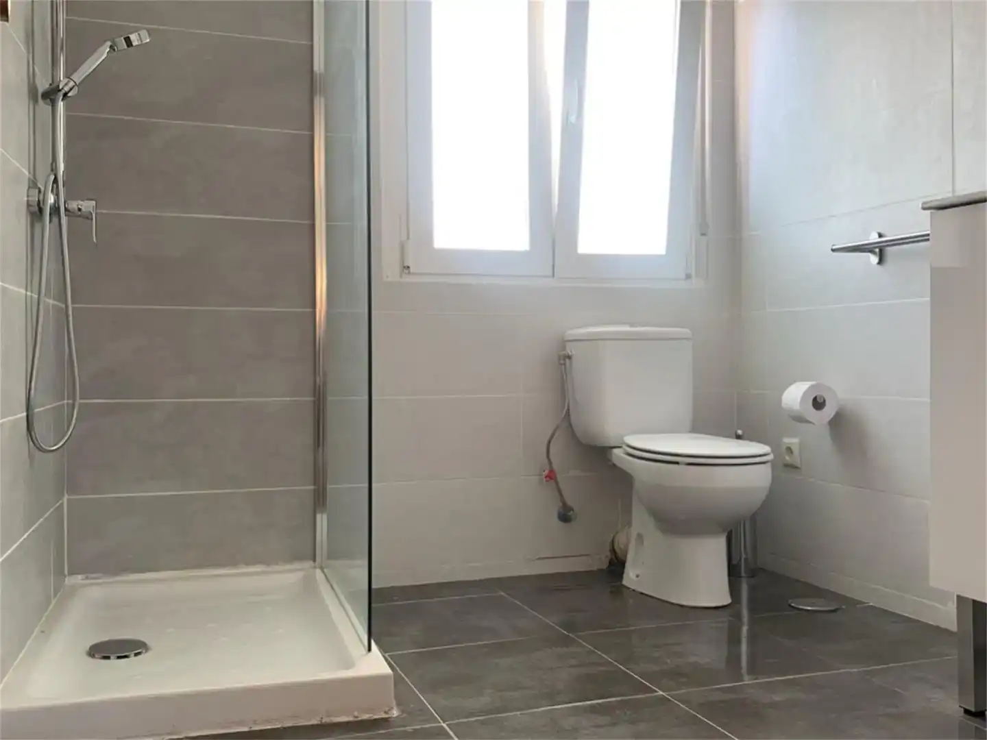 Badezimmer von Wohnung zur Miete in León Capital  mit Balkon