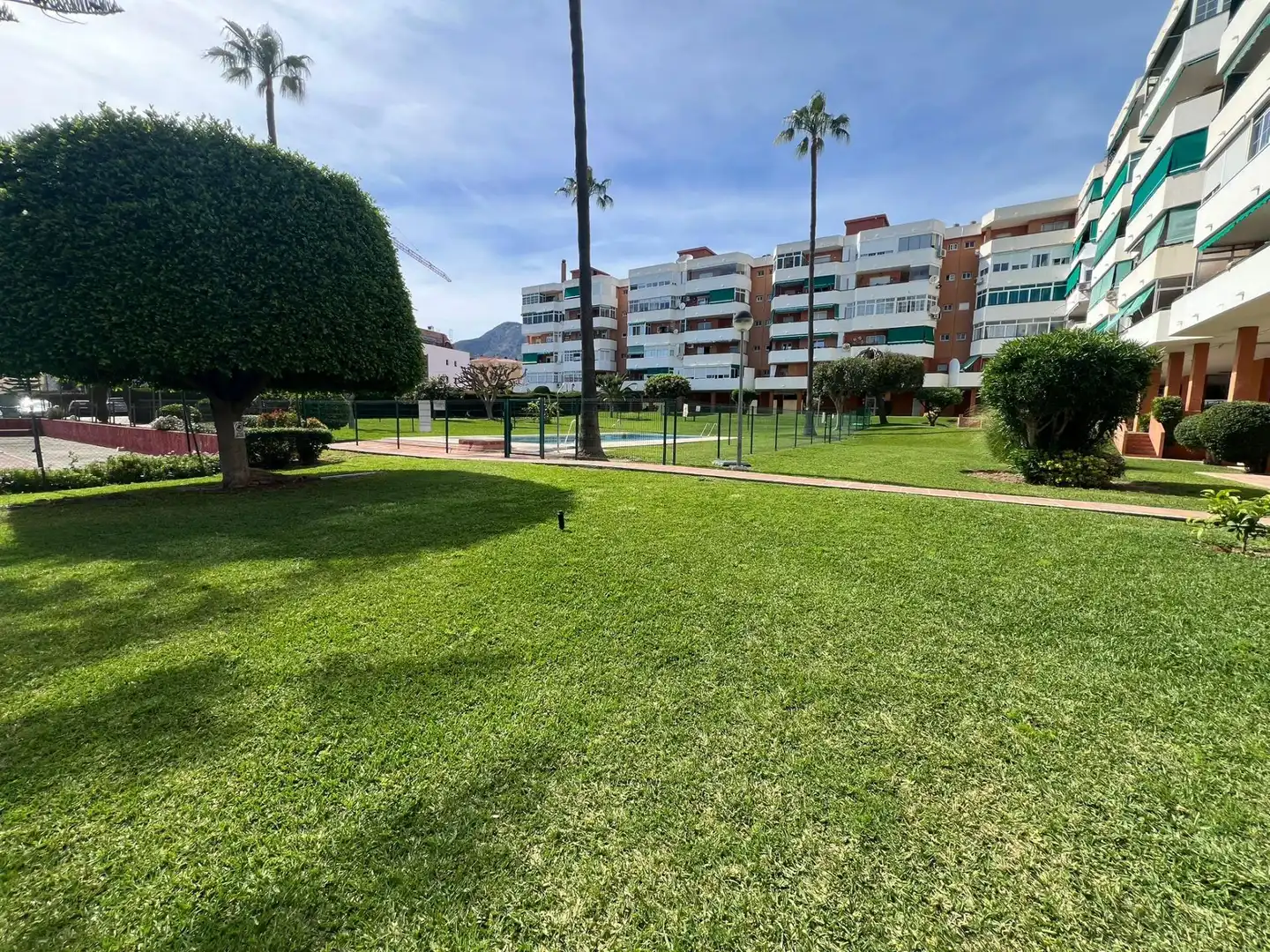 Außenansicht von Wohnung zum Verkauf in Torremolinos mit Klimaanlage, Privatgarten und Terrasse