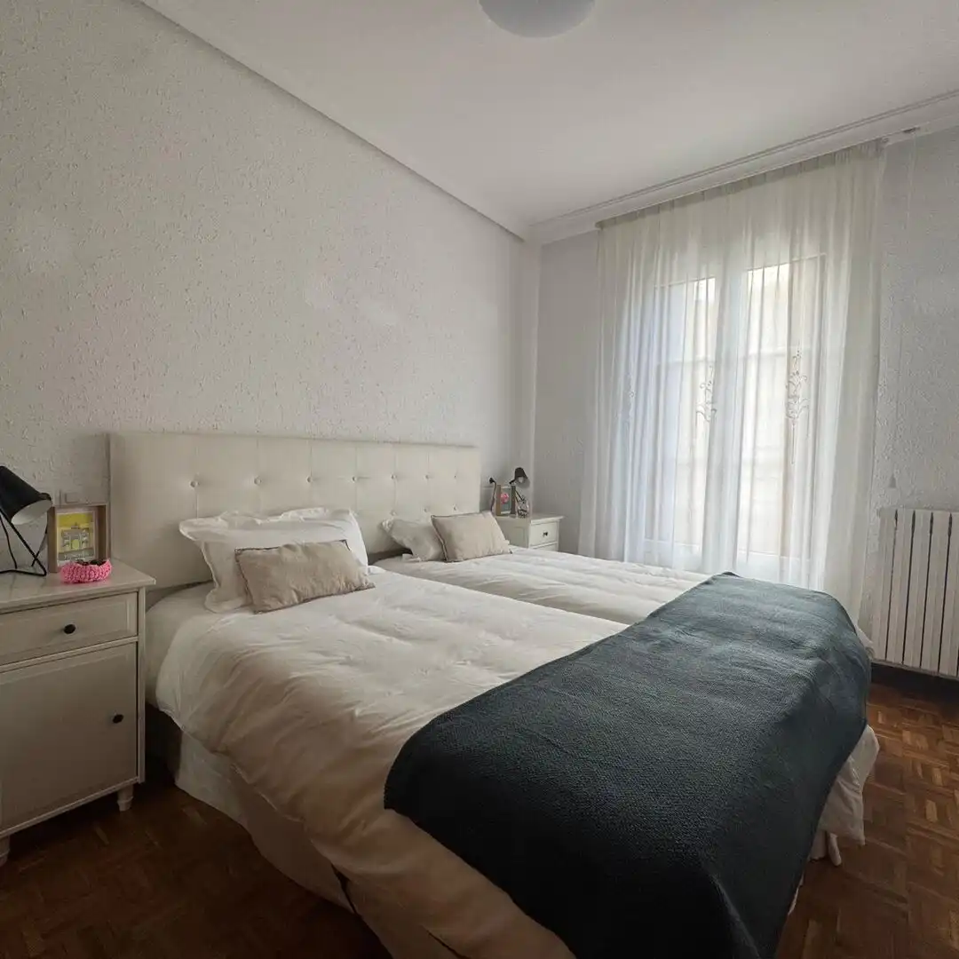 Habitación de Piso en venta en Irura con Calefacción y Amueblado