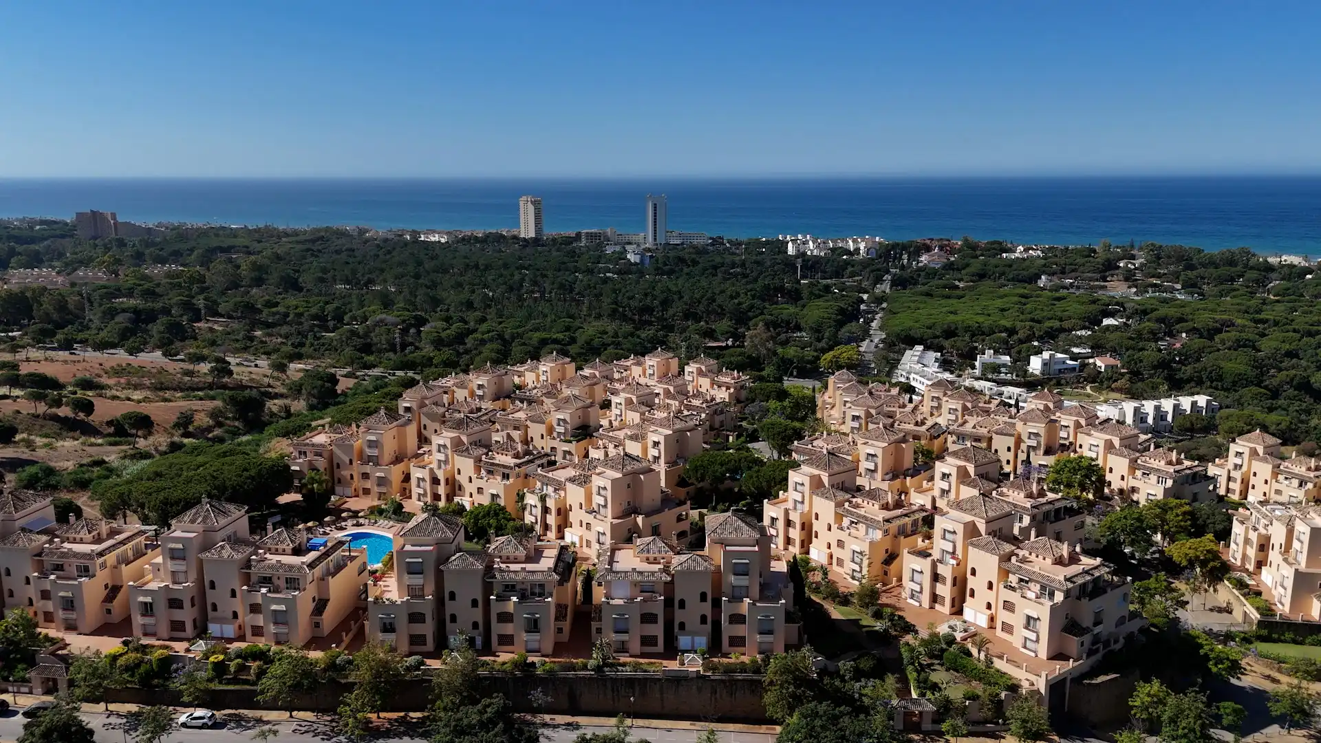 Vista exterior de Àtic en venda en Marbella amb Aire condicionat, Calefacció i Terrassa