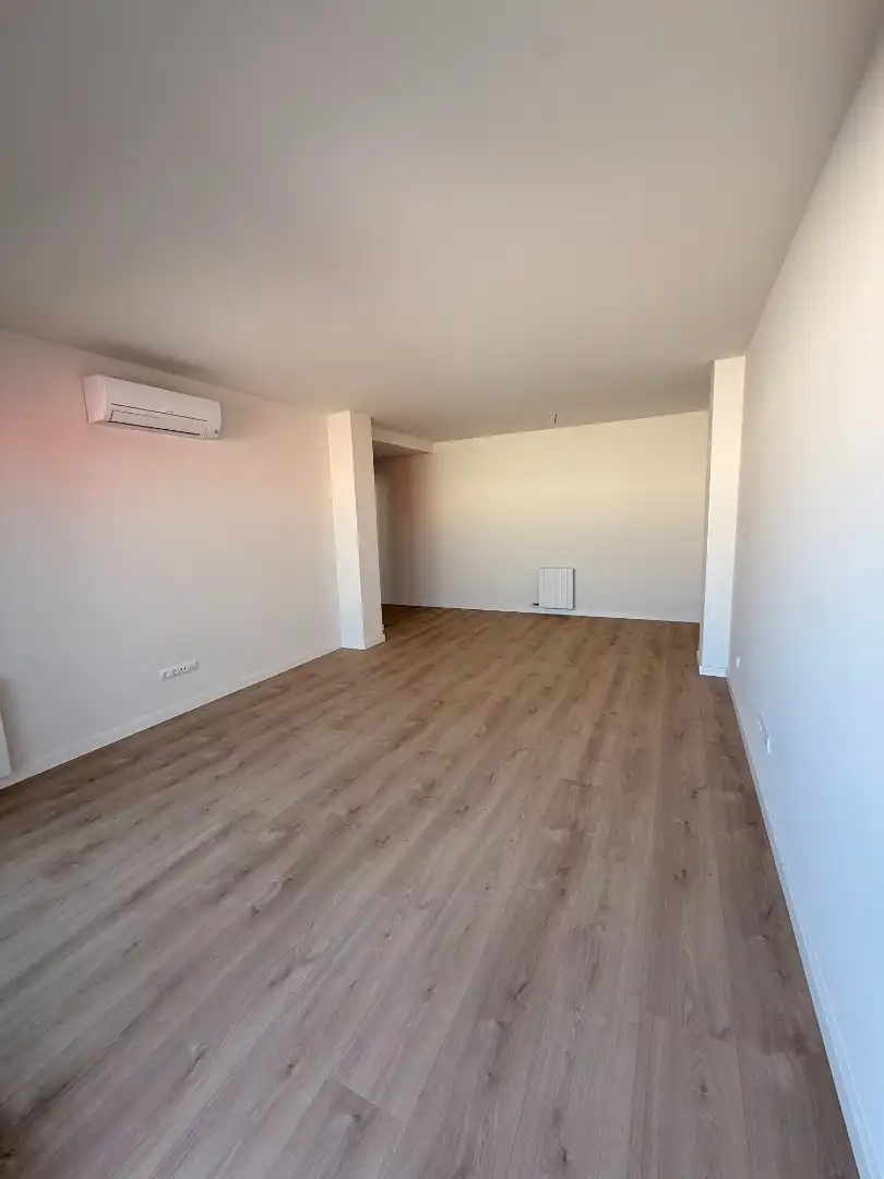 Piso de obra nueva con piscina en venta en Carrer del Pla de Salt, imagen 5
