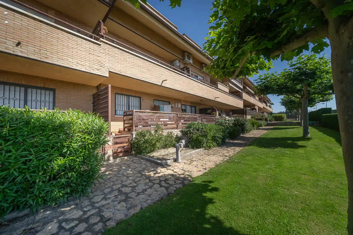 Vista exterior de Dúplex en venta en Torrelodones con Aire acondicionado, Calefacción y Parquet