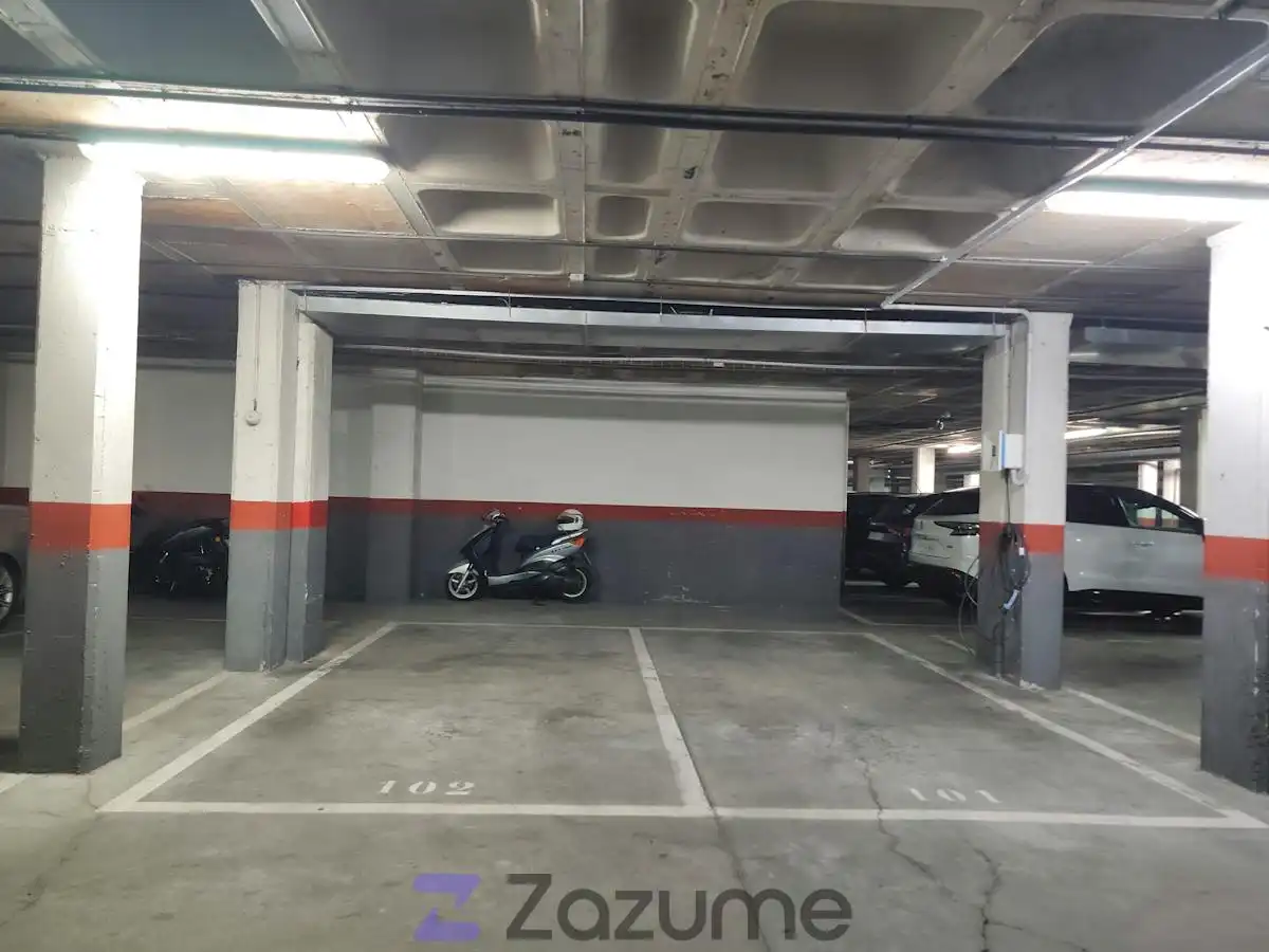 Parkplatz von Wohnung zur Miete in Usera
