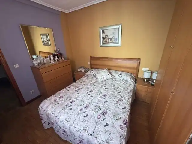Dormitori de Dúplex en venda en León Capital  amb Calefacció i Parquet