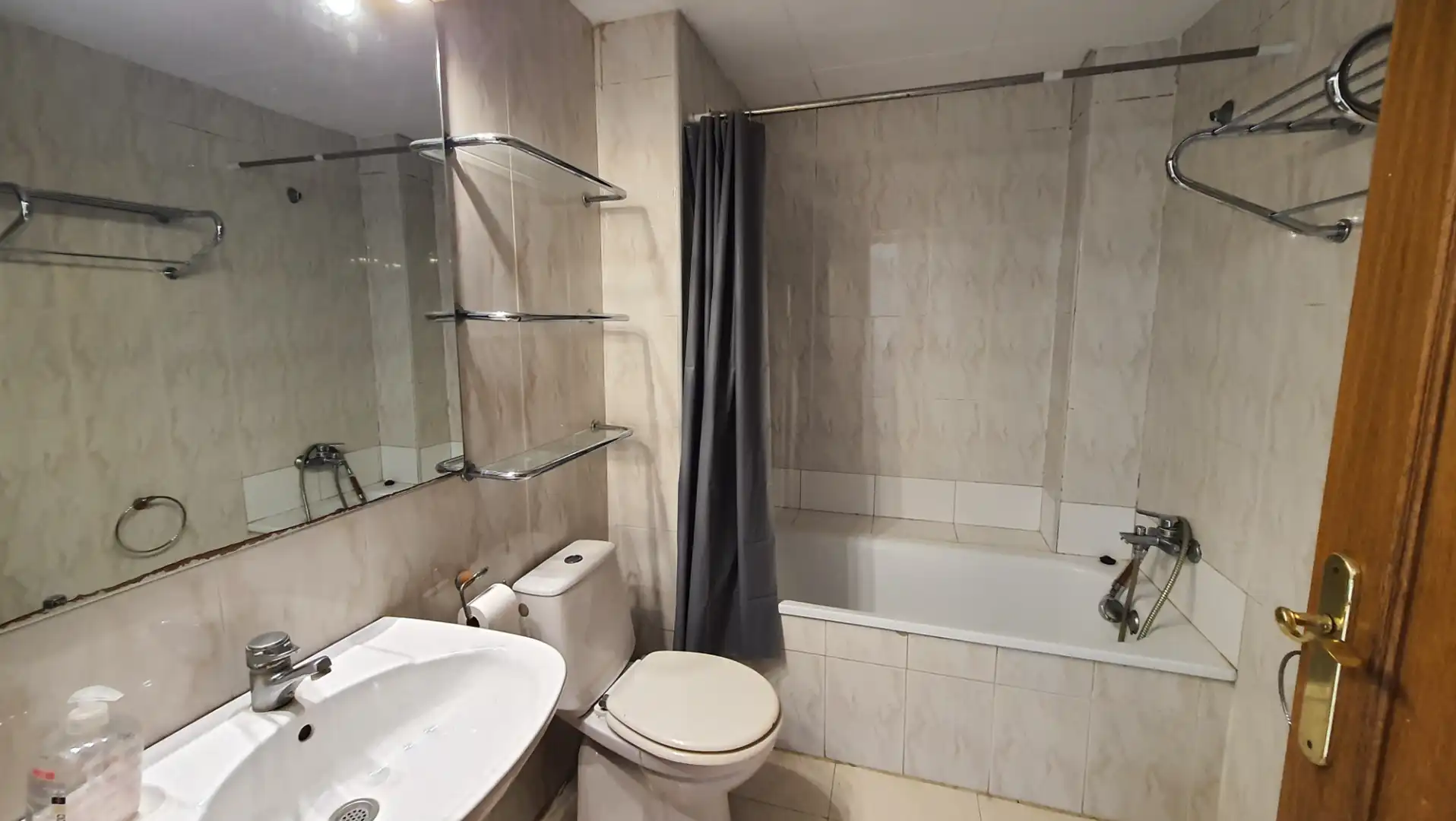 Bany de Apartament en venda en Vila-seca amb Terrassa i Piscina comunitària
