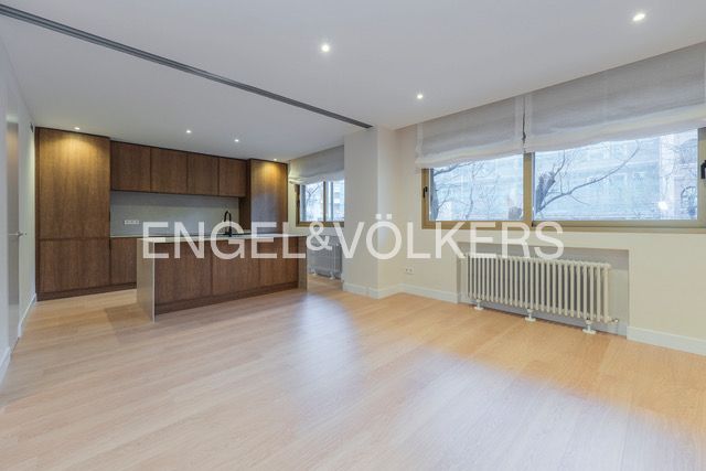 Living room of Apartment for sale in  Madrid Capital  with Air Conditioner and Heating