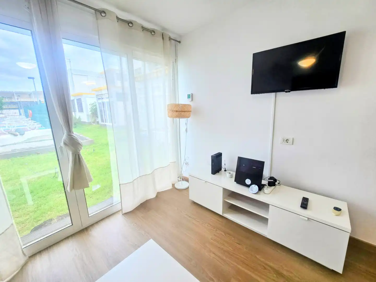 Schlafzimmer von Wohnung zum Verkauf in Arona mit Privatgarten, Terrasse und Möbliert