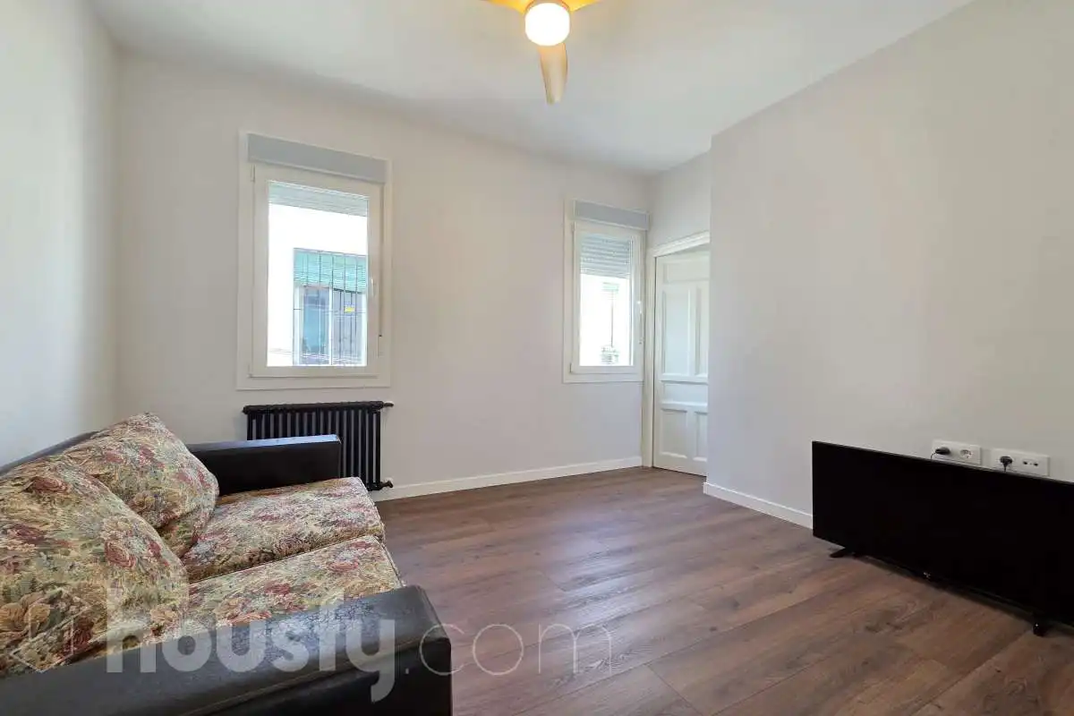 Living room of Flat for rent in Madrid  with Heating and Furnished