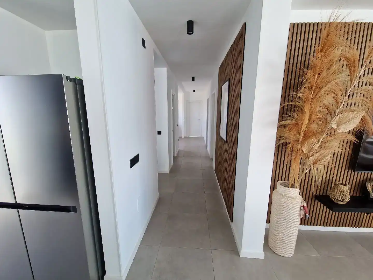 Wohnung zum Verkauf in La Oliva mit Klimaanlage, Privatgarten und Schwimmbad