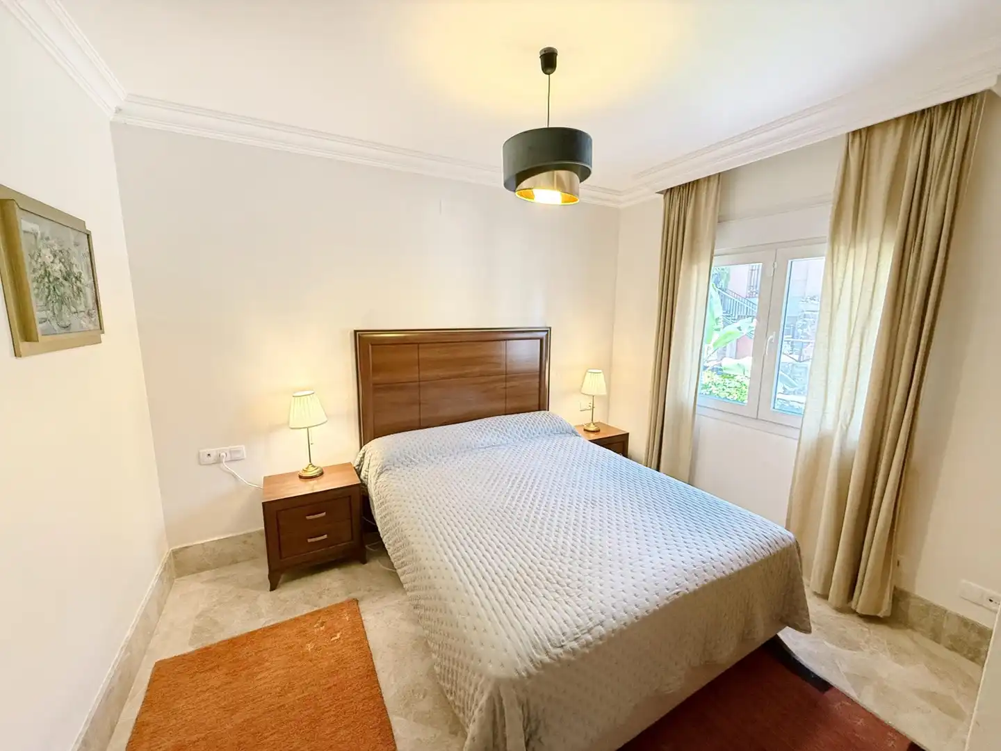 Dormitori de Casa adosada de lloguer en Marbella amb Aire condicionat, Calefacció i Jardí privat