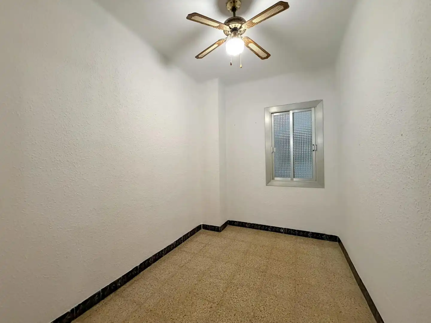 Schlafzimmer von Wohnung zum Verkauf in L'Hospitalet de Llobregat mit Balkon