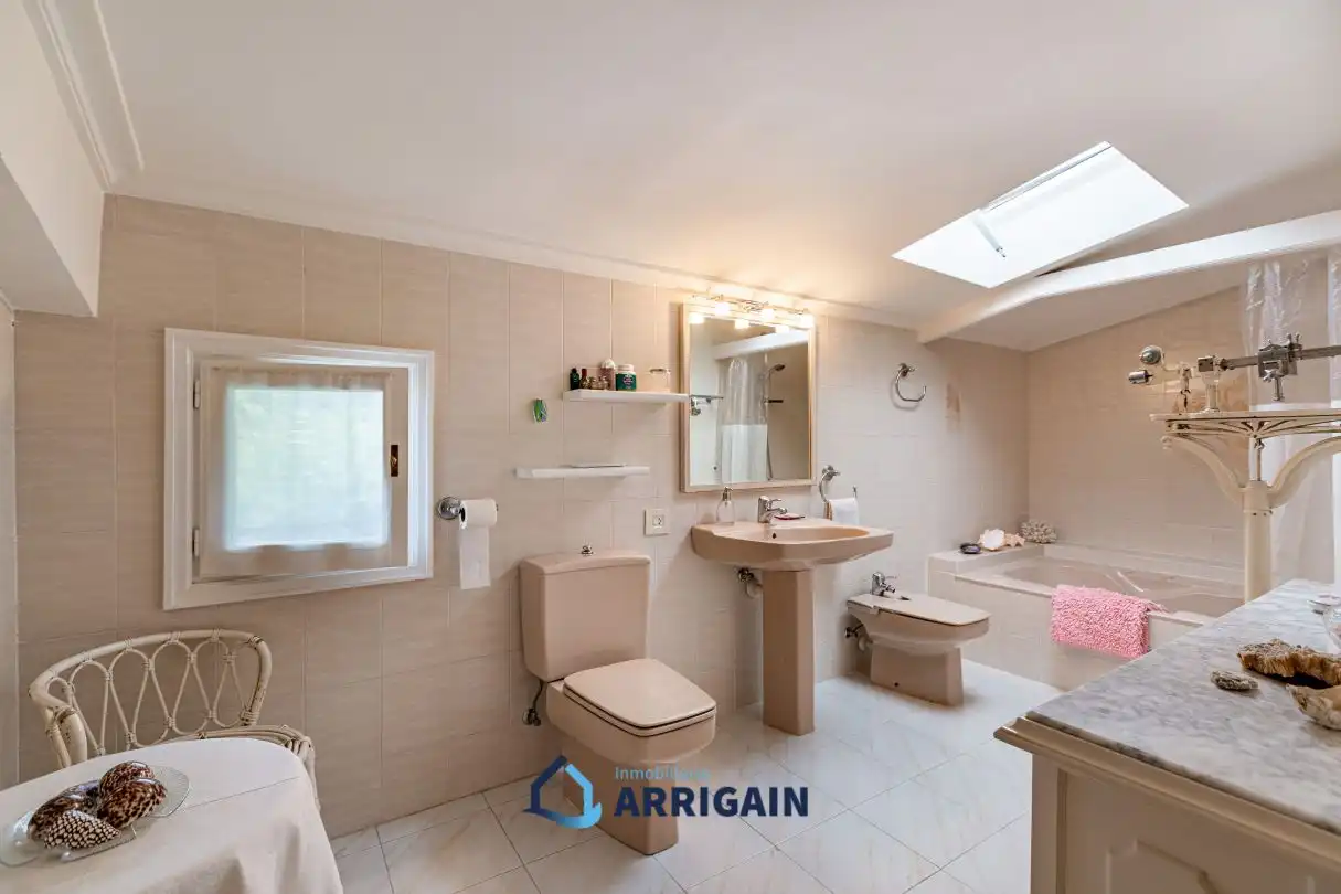 Baño de Dúplex en venta en Donostia - San Sebastián  con Calefacción, Jardín privado y Terraza