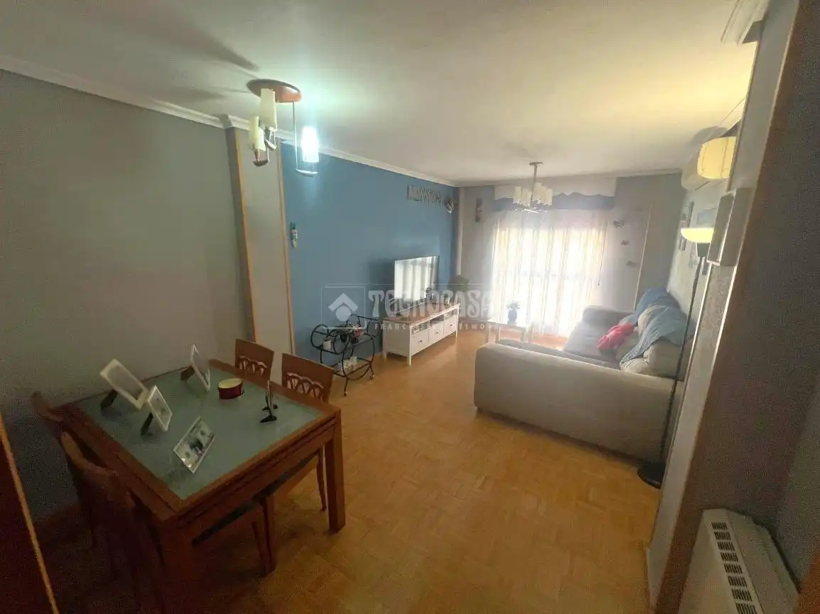 Sala de estar de Piso en venta en Parla con Aire acondicionado, Calefacción y Parquet