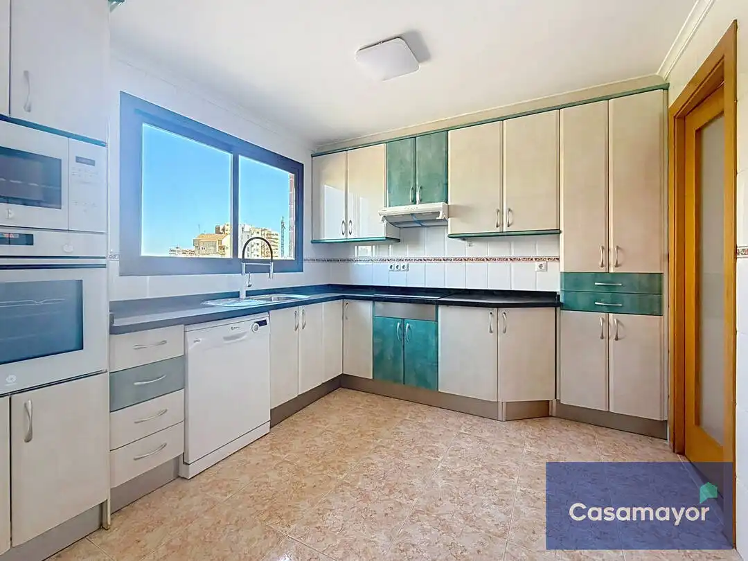 Kitchen of Flat for rent in Alicante / Alacant  with Air Conditioner, Heating and Private garden