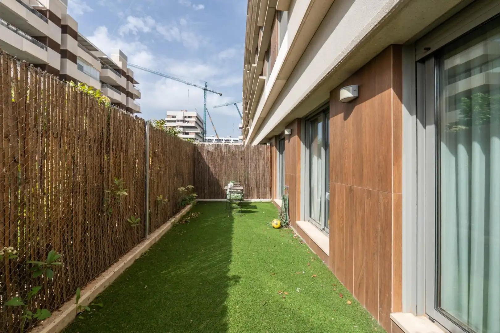 Terraza de Piso en venta en Granada con Aire acondicionado, Calefacción y Jardín privado