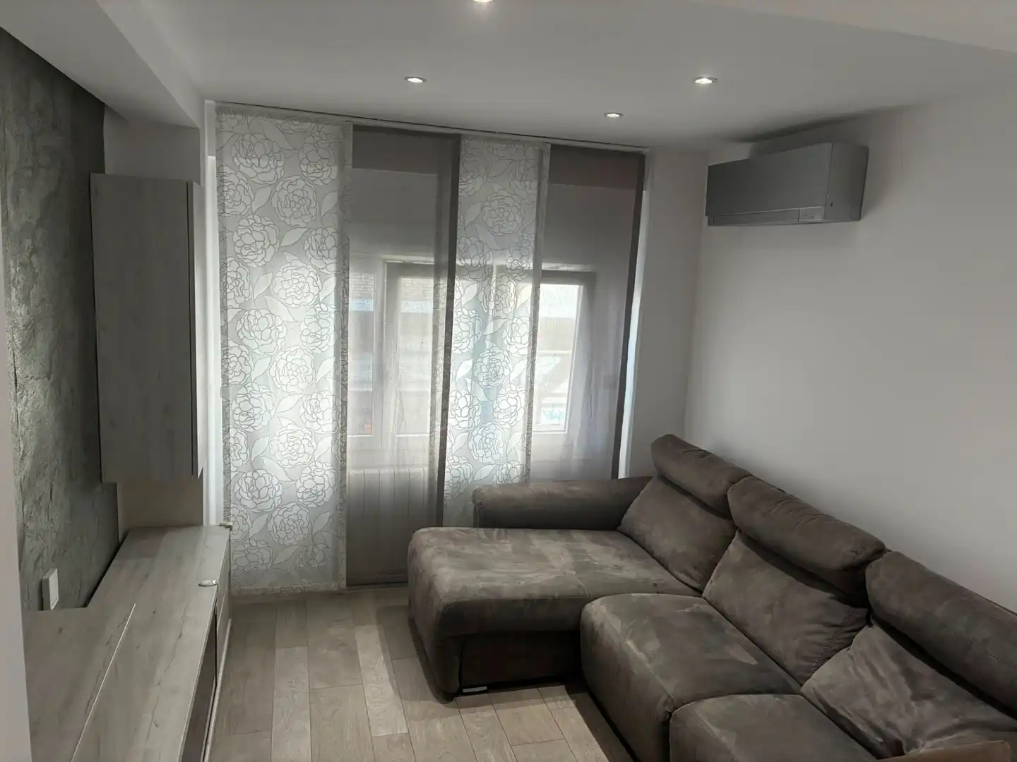 Sala d'estar de Pis de lloguer en Zaragoza amb Calefacció, Moblat i Forn